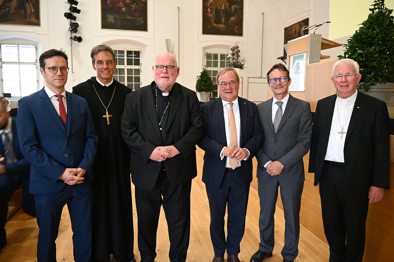 v.l.: Martin Dürnberger (Obmann der SHW), Abt Bernhard Eckerstorfer, Kardinal Reinhard Marx, Armin Laschet (Festredner), Bernhard Fügenschuh (Rektur Uni Salzburg), Erzbischof Franz Lackner